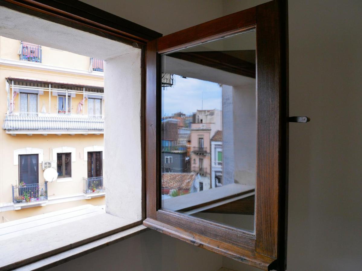Ninetti Guest House - Apt Centro Storico كاتانيا المظهر الخارجي الصورة