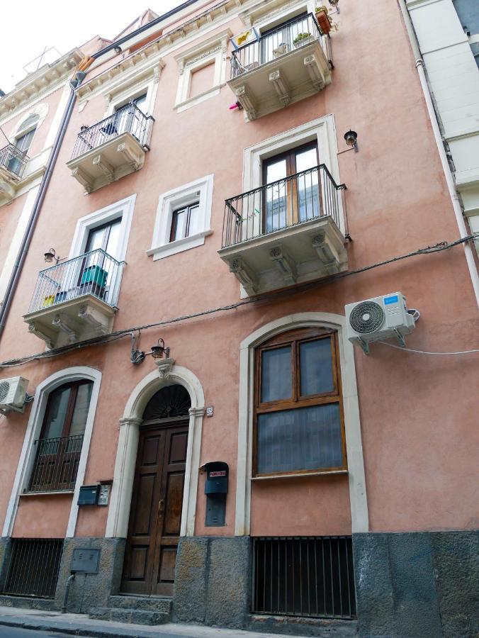 Ninetti Guest House - Apt Centro Storico كاتانيا المظهر الخارجي الصورة